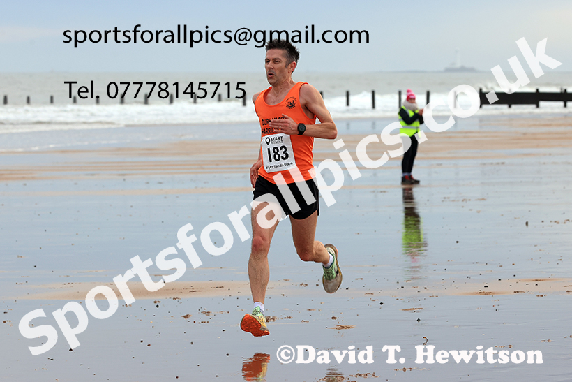 The 2024 Blyth Beach Run, Northumberland.   Photo: David T. Hewitson/Sports for All Pics